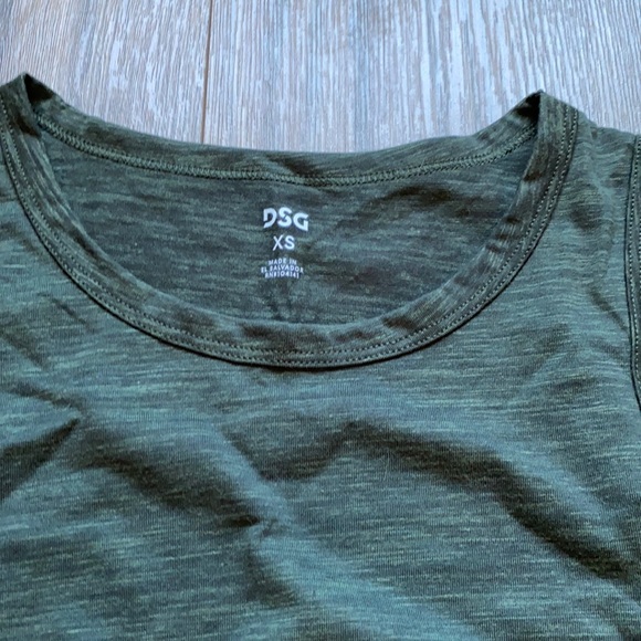 DSG twist knot tank top - Picture 3 of 5